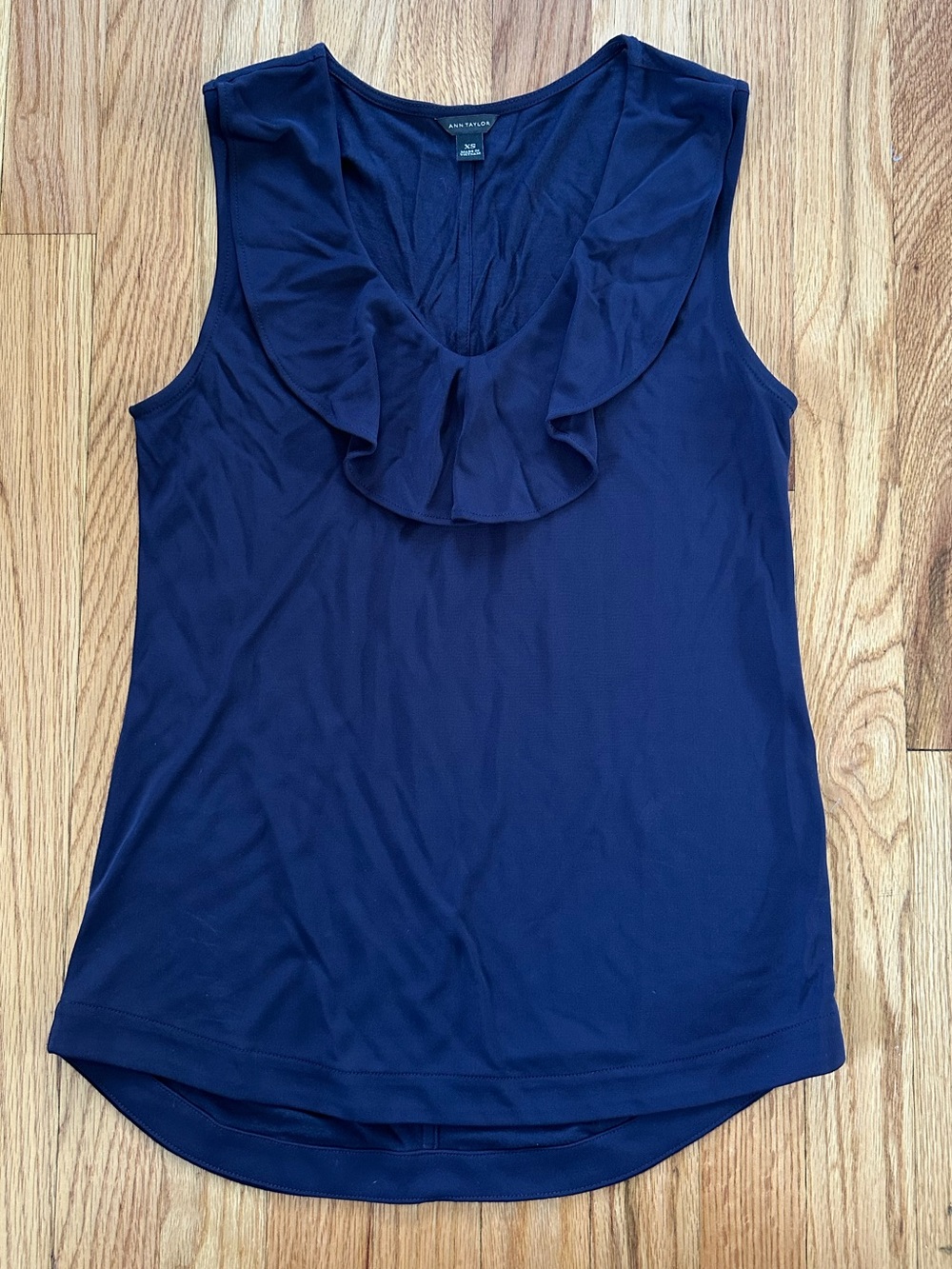 Ann Taylor Navy Ruffle V-Neck Sleeveless Shell Top XS